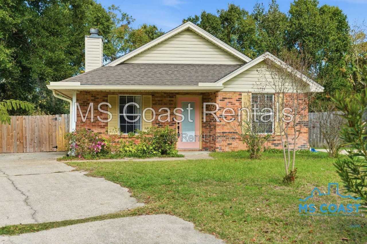 25 Fleetwood Pl - Photo 2 of 32