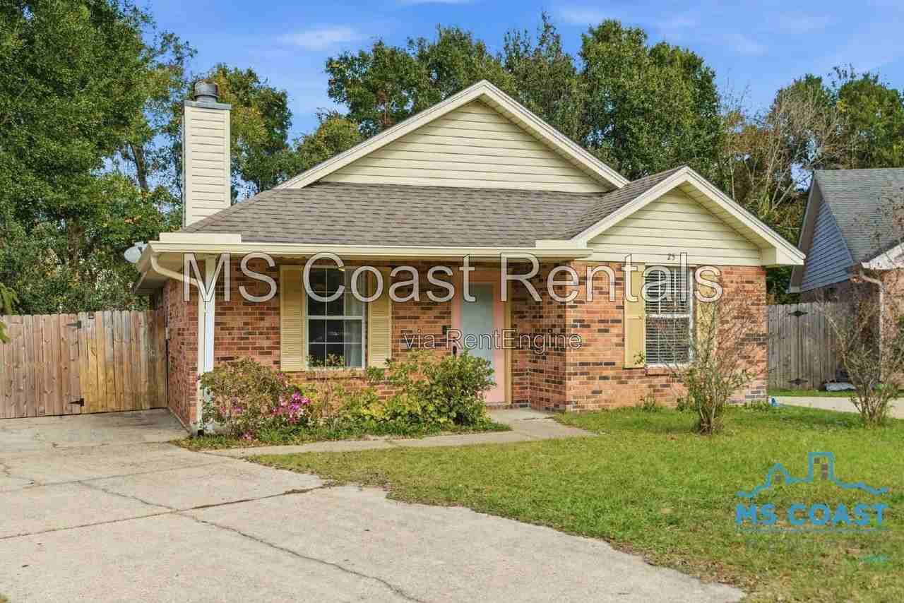 25 Fleetwood Pl - Photo 3 of 32
