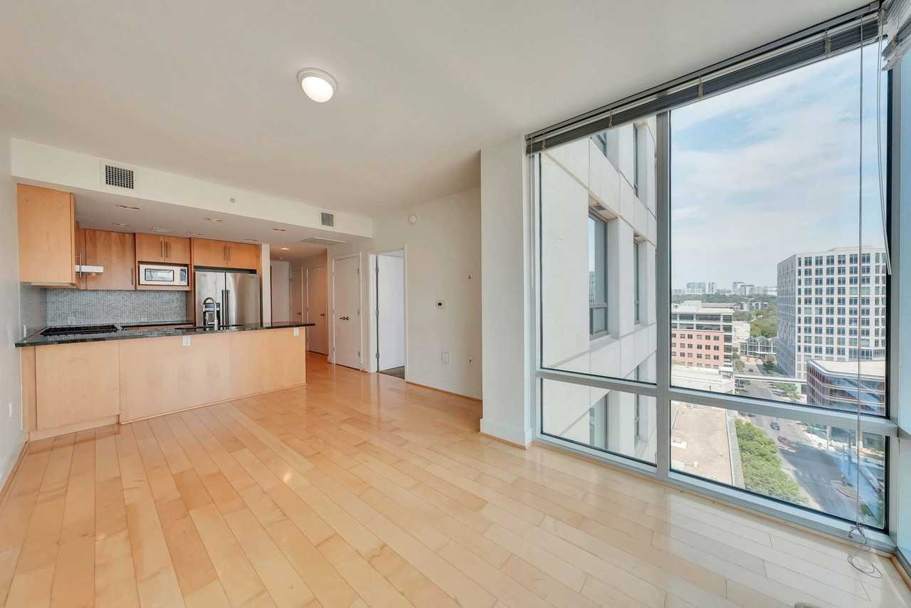 300 Bowie St #1502