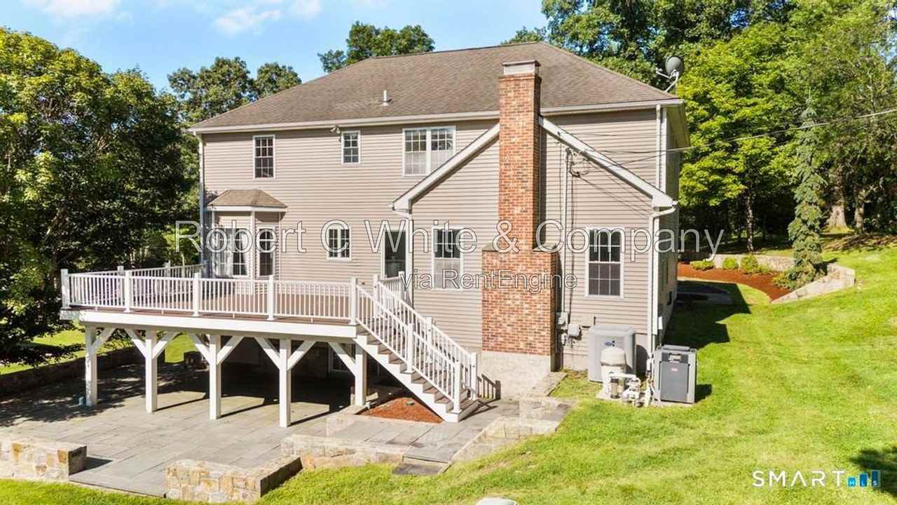 155 Beardsley Rd - Photo 3 of 39