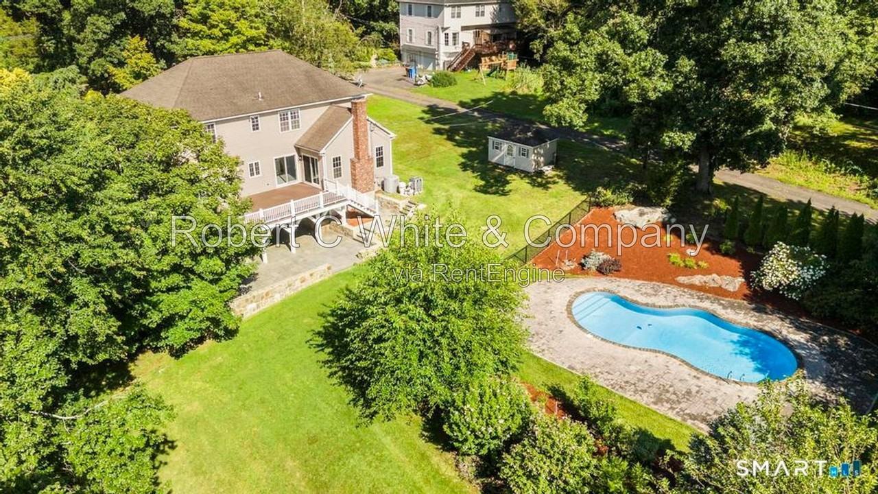 155 Beardsley Rd - Photo 4 of 39