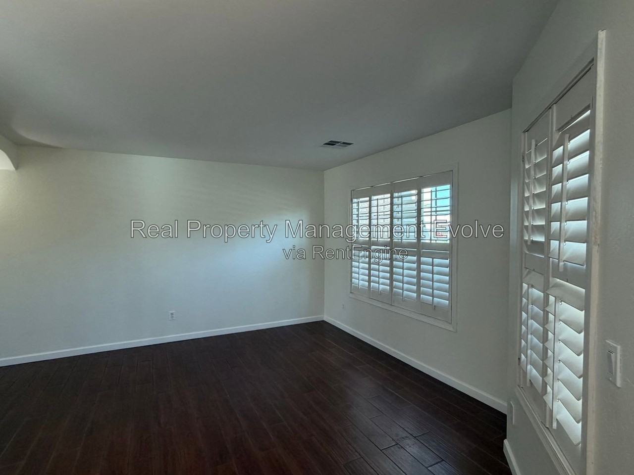 6903 W Lawrence Ln - Photo 4 of 47
