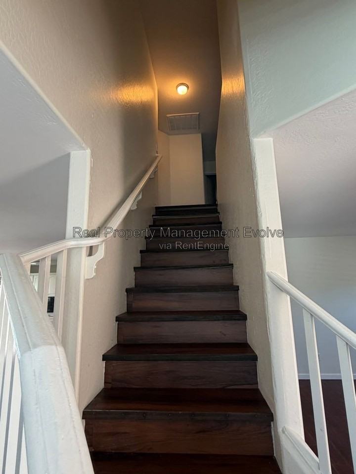 6903 W Lawrence Ln - Photo 6 of 47