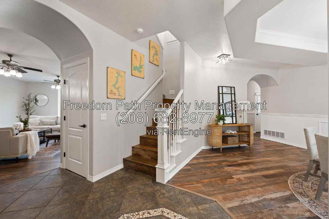 3825 E English Point Rd - Photo 4 of 46