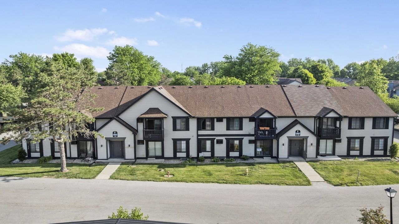 5963 Walnut Cir #D04