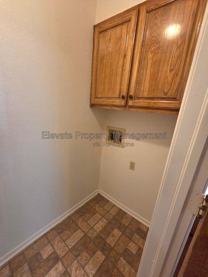 506 Peppertree Ln - Photo 5 of 14
