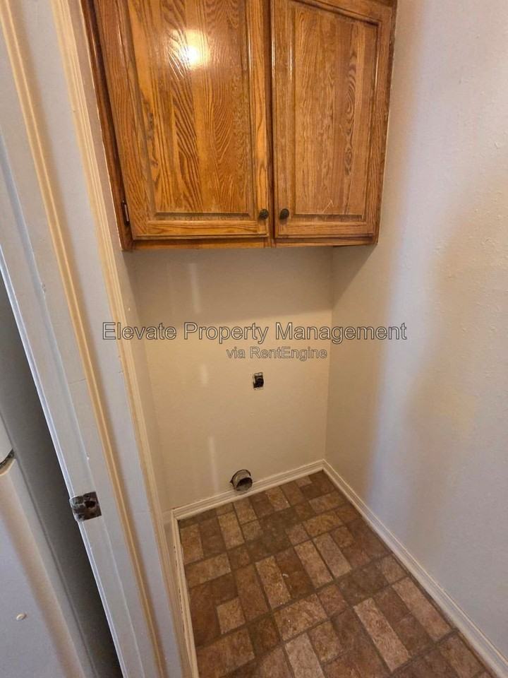 506 Peppertree Ln - Photo 6 of 14