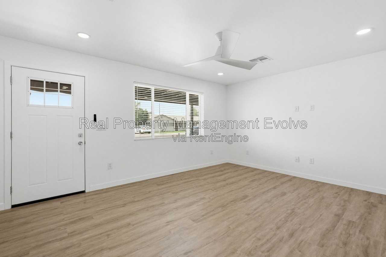 7314 E Diamond St - Photo 5 of 37