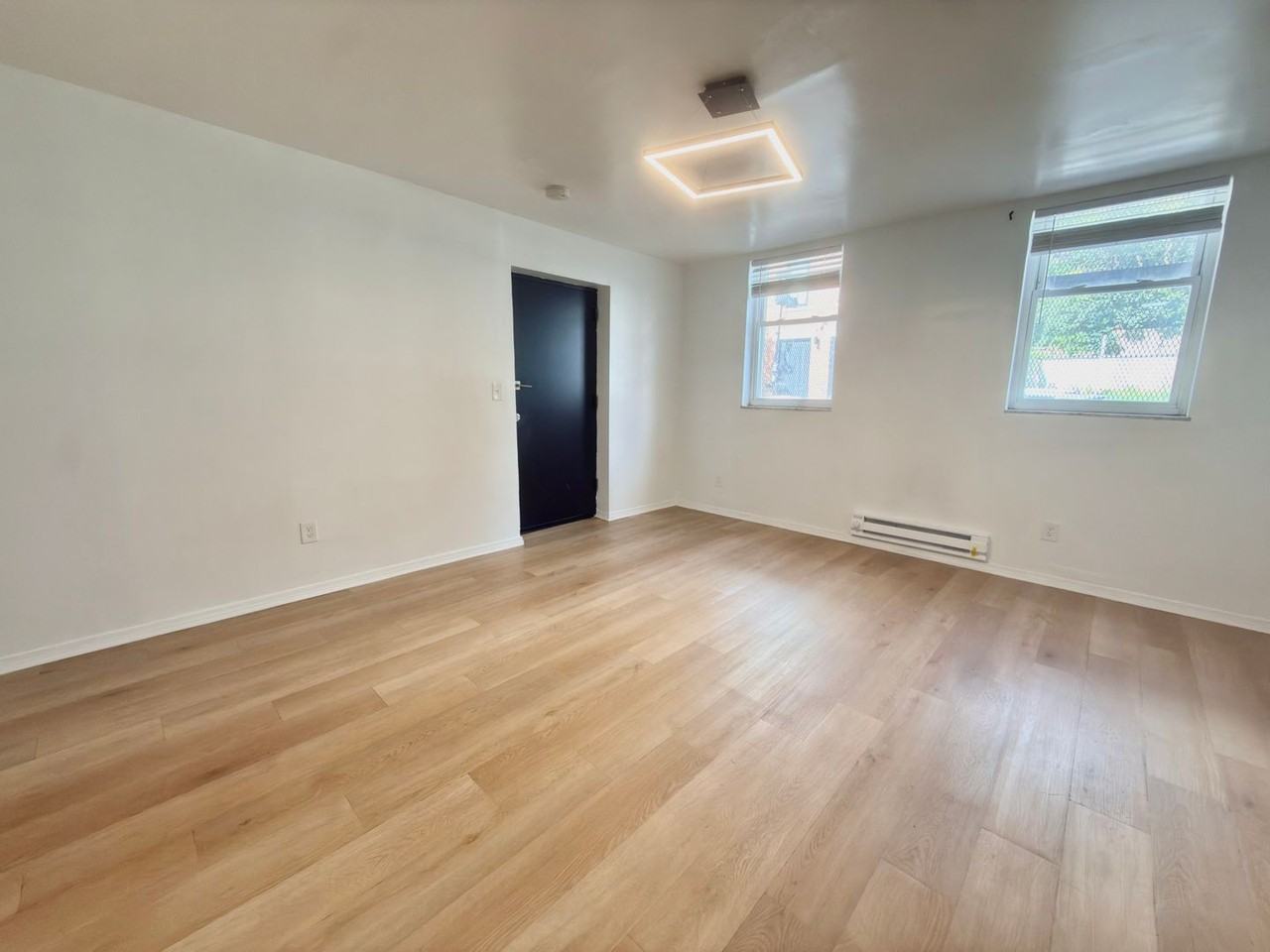 139 E Clifton Ave #200 - Photo 3 of 6