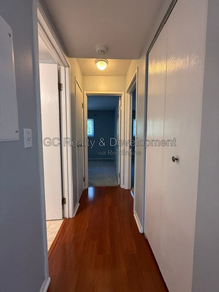 2250 Abbeywood Dr #B - Photo 7 of 17