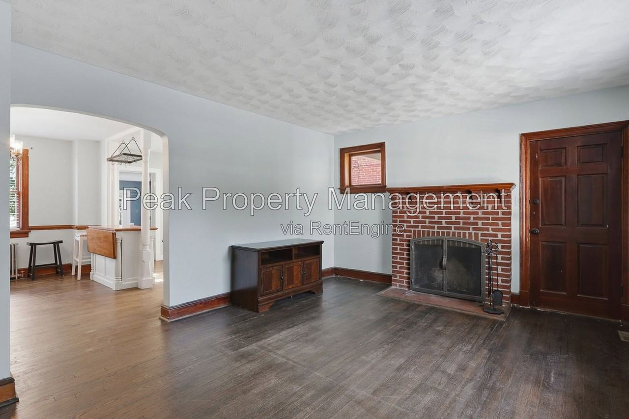 3022 Grayland Ave - Photo 4 of 26