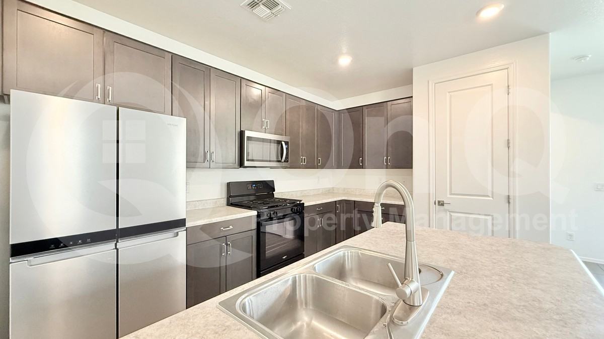 36604 W San Sisto Ave - Photo 3 of 23