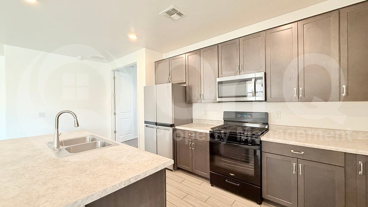 36604 W San Sisto Ave - Photo 4 of 23