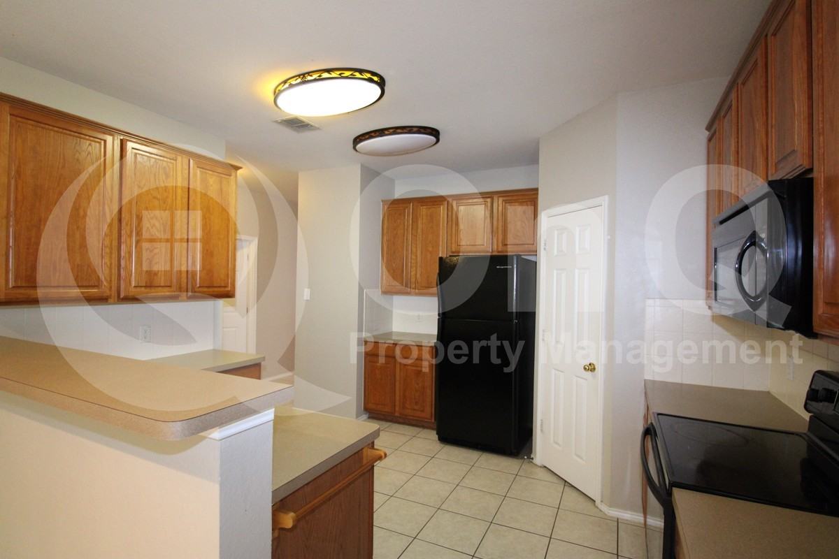 4126 Carrington Dr - Photo 3 of 22