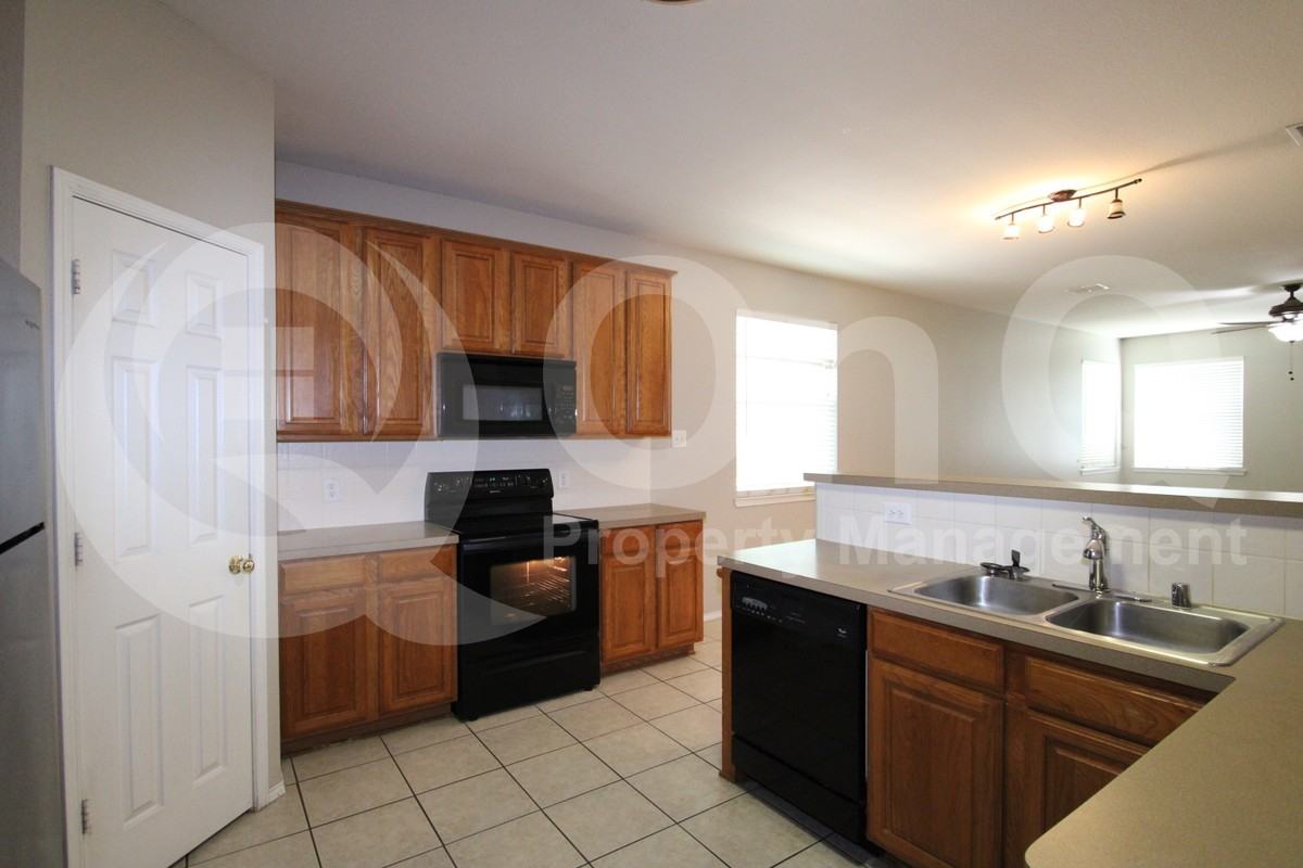4126 Carrington Dr - Photo 4 of 22