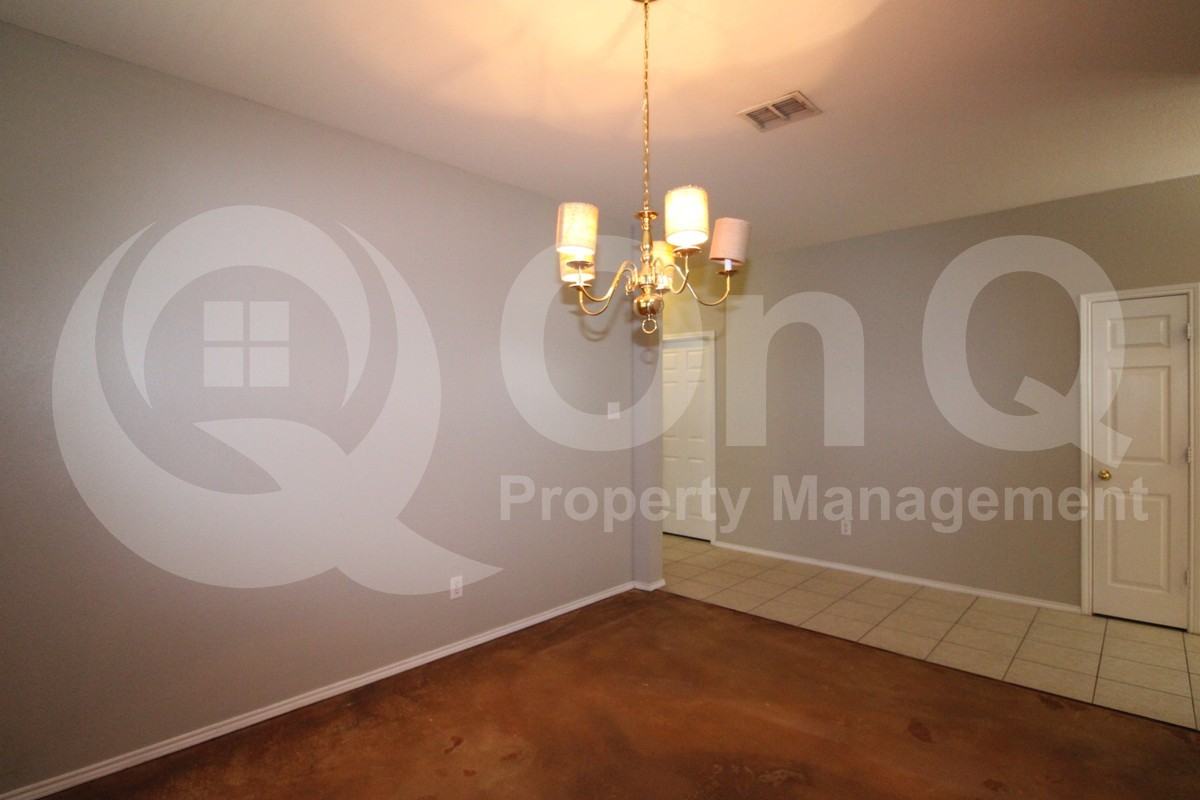 4126 Carrington Dr - Photo 7 of 22