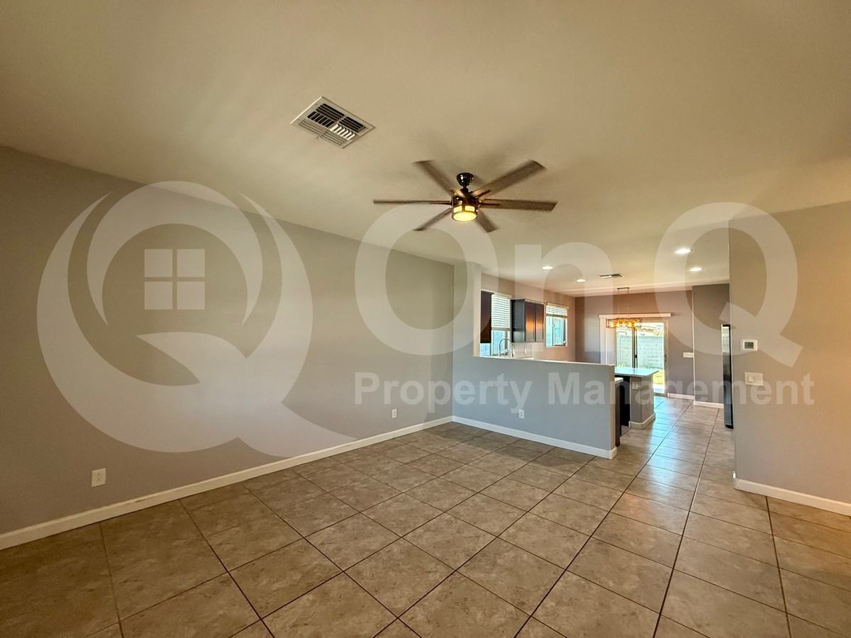 11607 W Redfield Rd - Photo 4 of 20