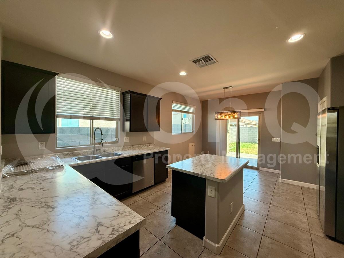 11607 W Redfield Rd - Photo 7 of 20