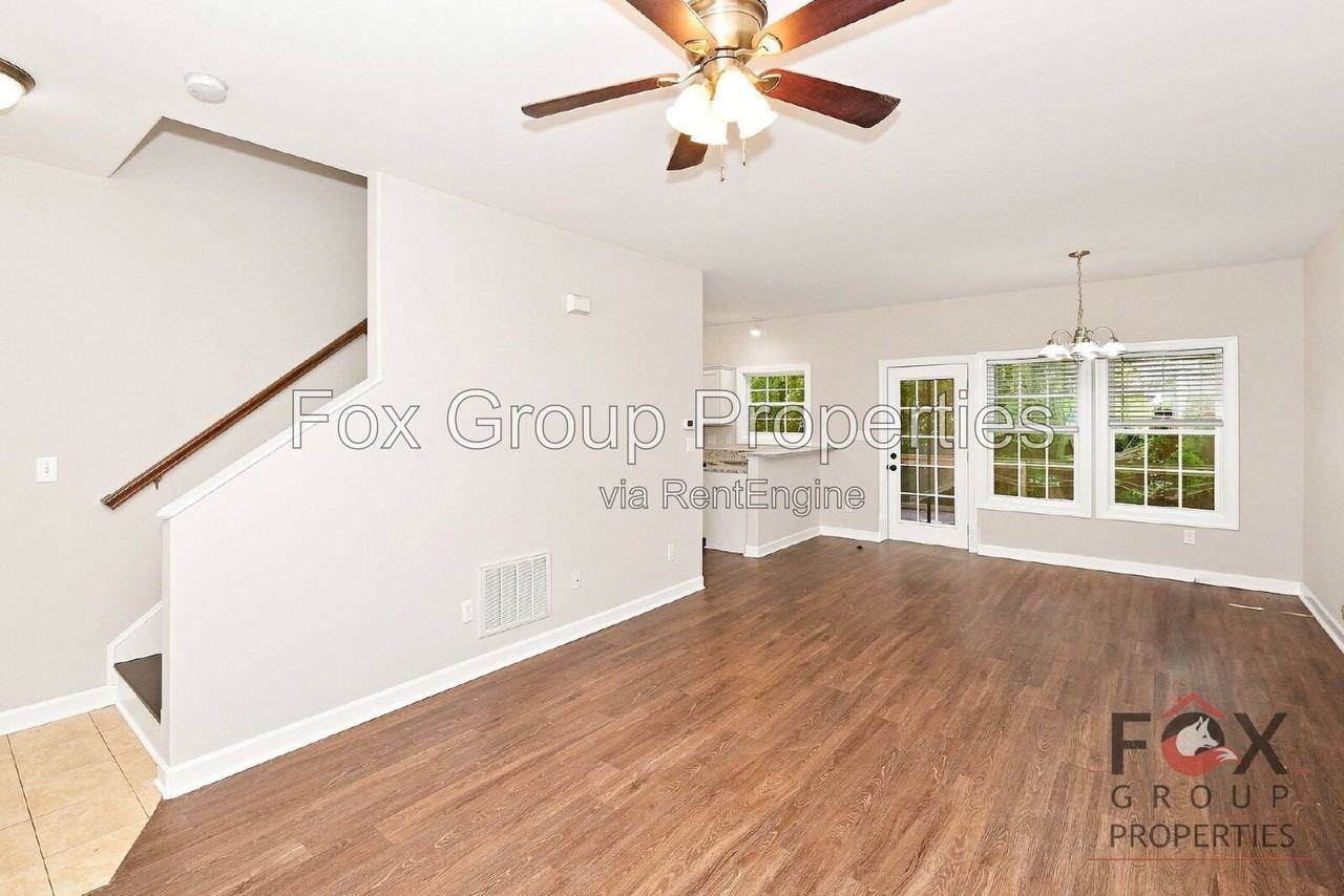 3996 Kimberly Pl - Photo 5 of 17