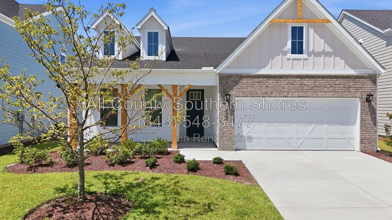 3084 Claredon St - Photo 2 of 50