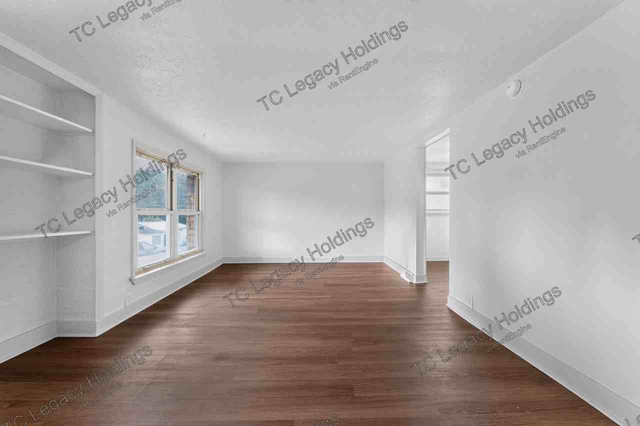 649 Maple St - Photo 7 of 18
