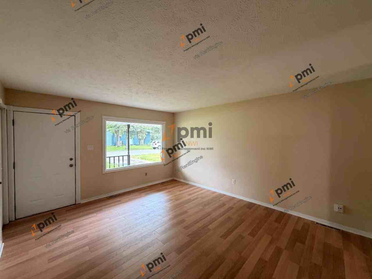 7726 Durbin St - Photo 4 of 18
