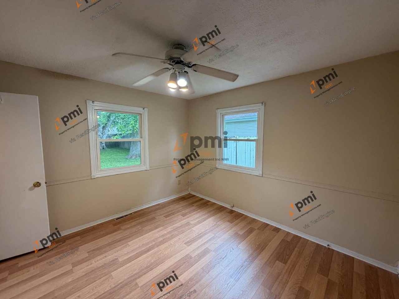 7726 Durbin St - Photo 7 of 18