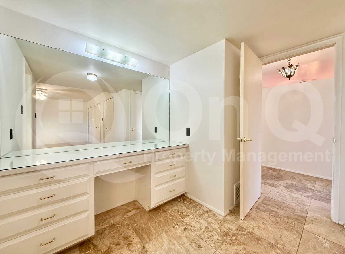 2238 E Montebello Ave - Photo 7 of 28
