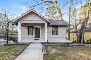 featured image of 2034 Cambridge Ave #A