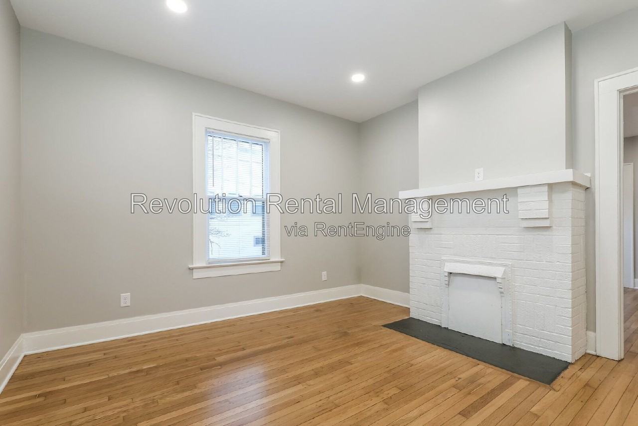 2034 Cambridge Ave #A - Photo 3 of 19