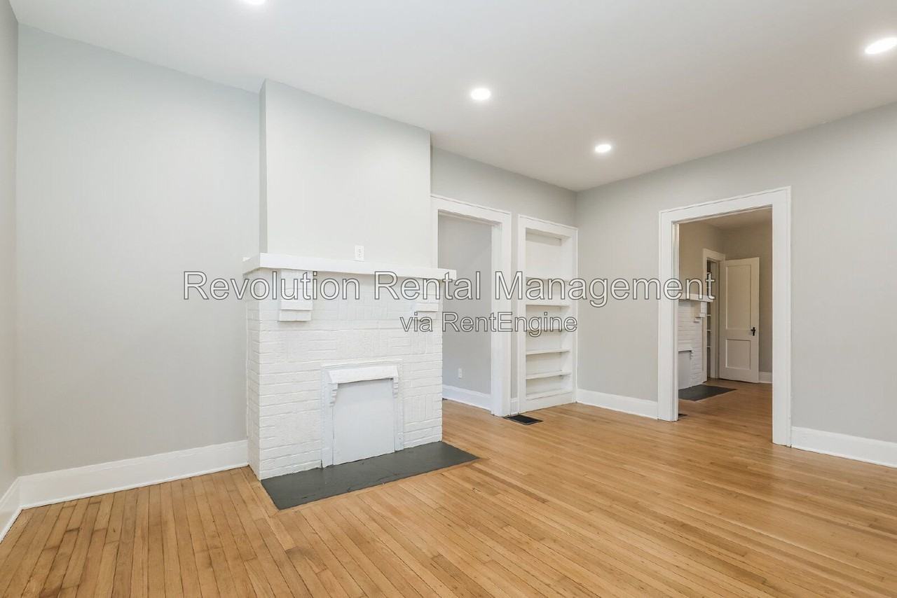 2034 Cambridge Ave #A - Photo 4 of 19