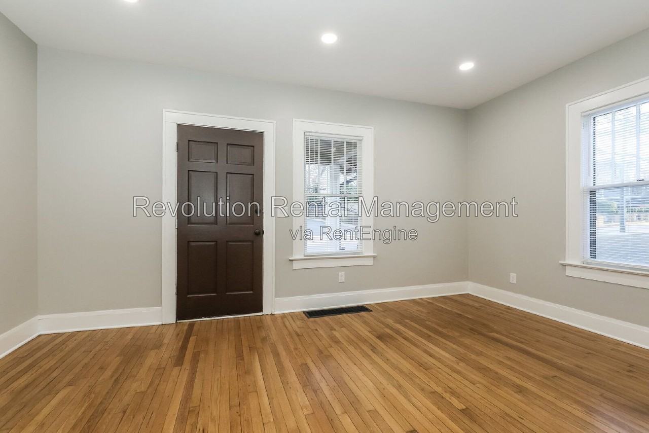 2034 Cambridge Ave #A - Photo 5 of 19