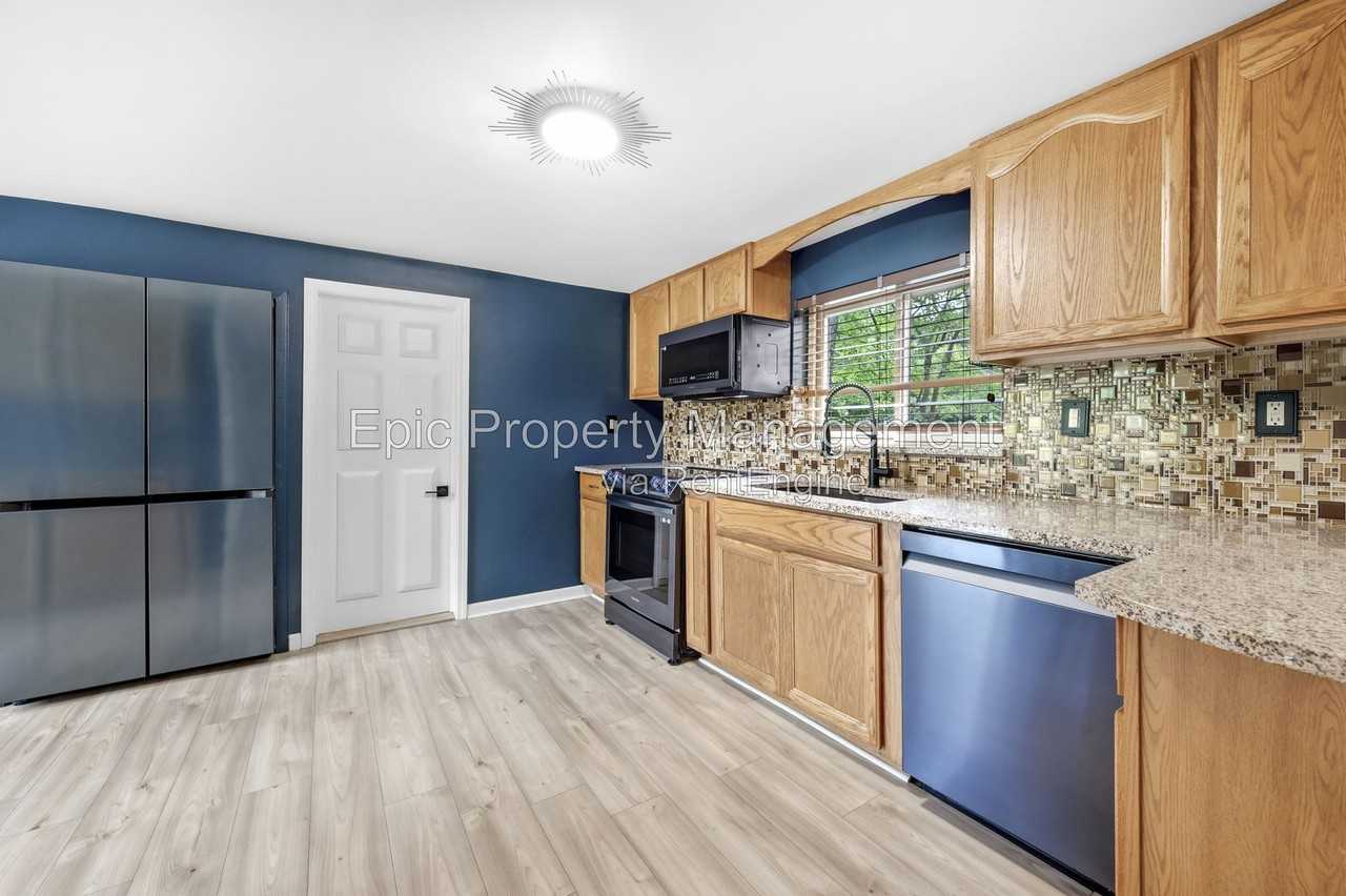 3185 Shimmons Rd - Photo 4 of 19