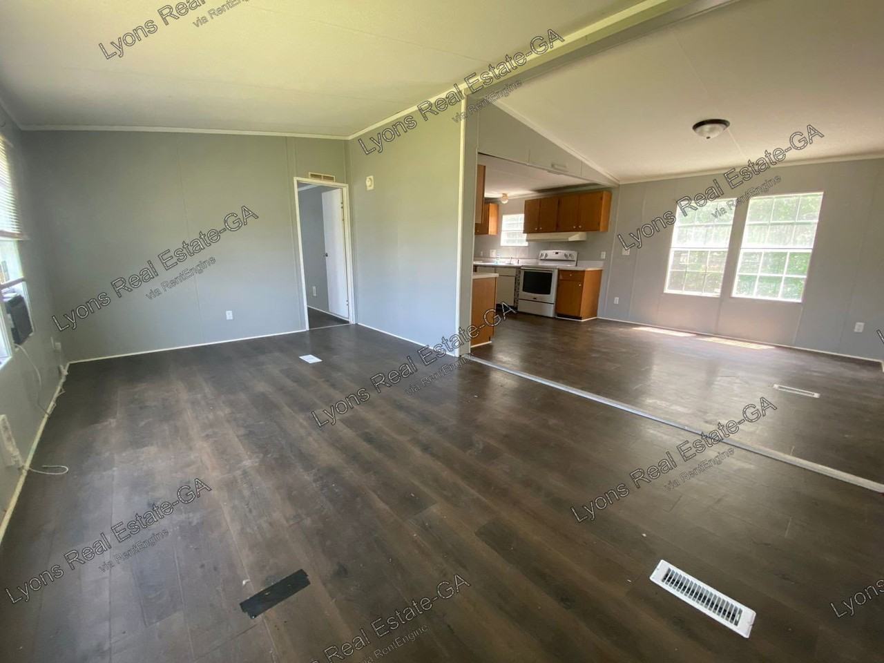 604 Sycamore Dr - Photo 2 of 16