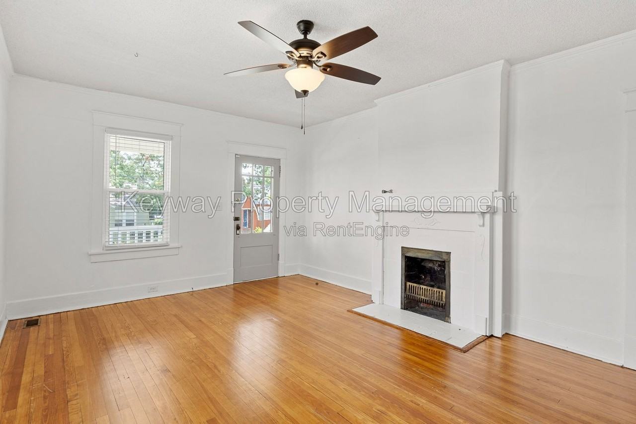 1111 Adrian St - Photo 7 of 21