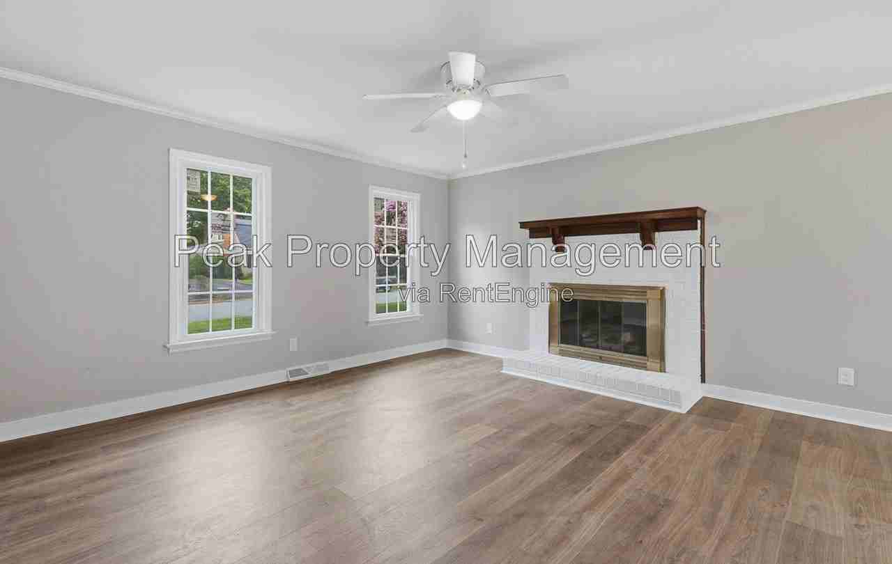 9323 Susquehanna Trl - Photo 4 of 26
