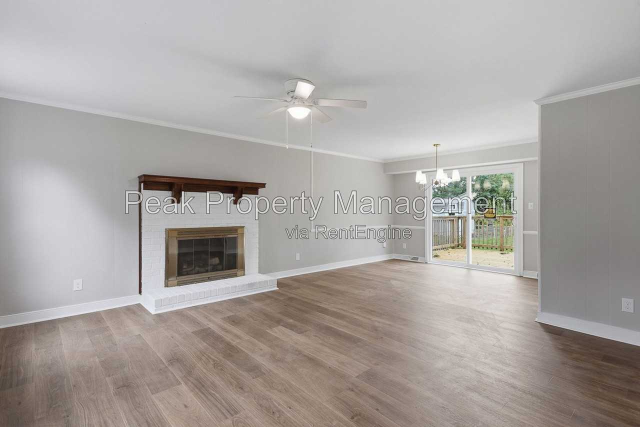 9323 Susquehanna Trl - Photo 5 of 26