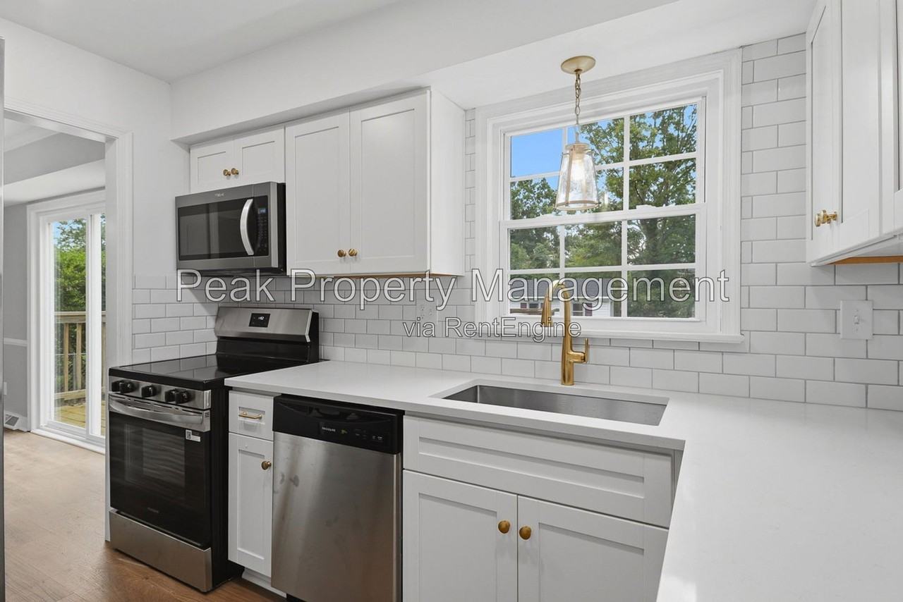 9323 Susquehanna Trl - Photo 7 of 26