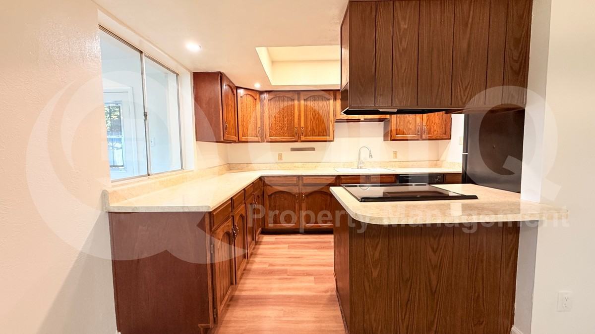 910 N Wedgewood Dr - Photo 6 of 24