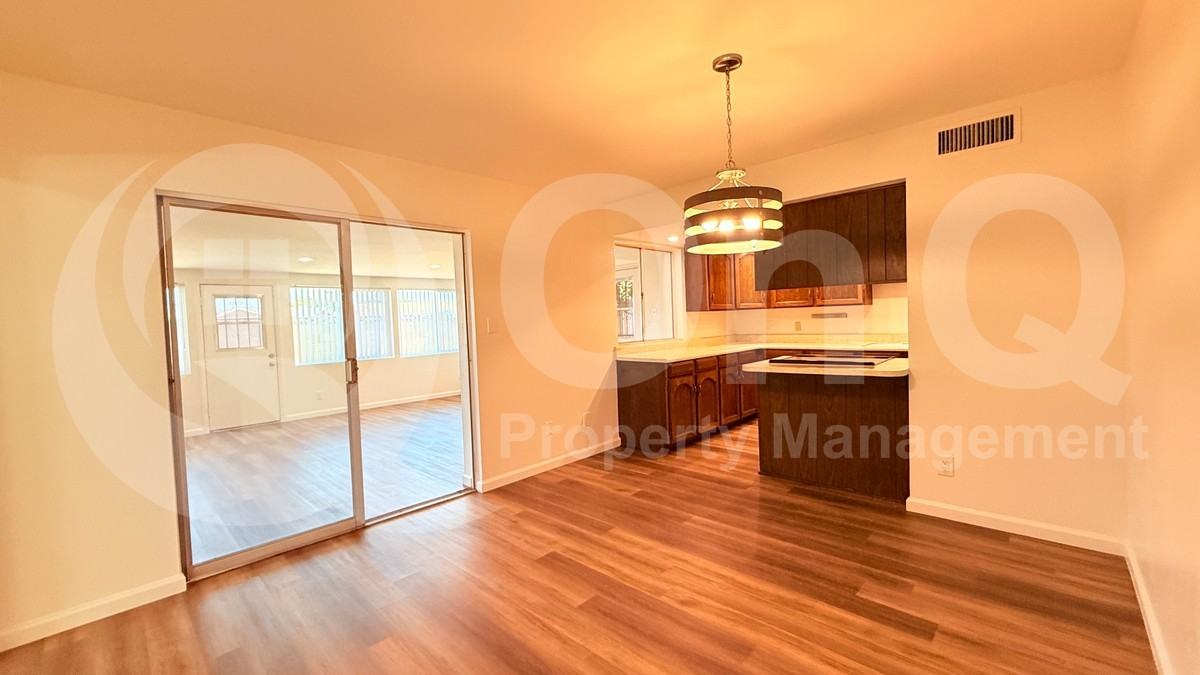 910 N Wedgewood Dr - Photo 5 of 24