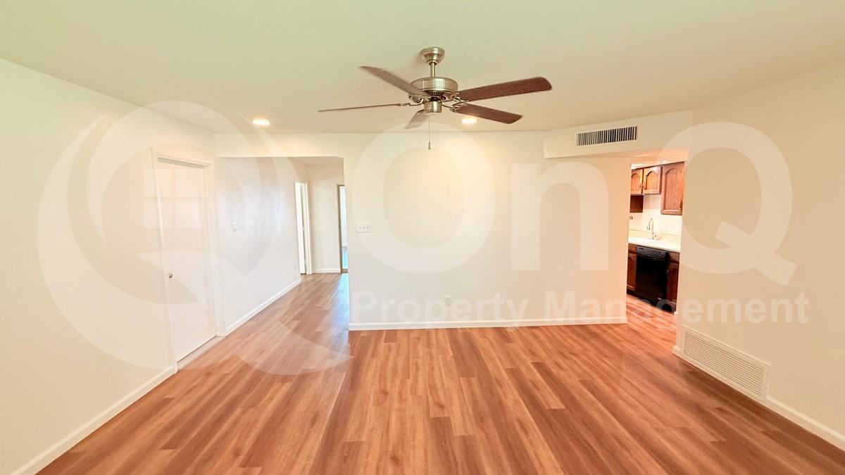 910 N Wedgewood Dr - Photo 4 of 24