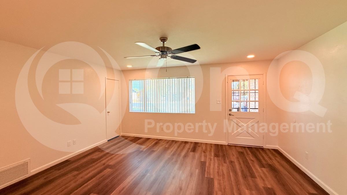 910 N Wedgewood Dr - Photo 3 of 24