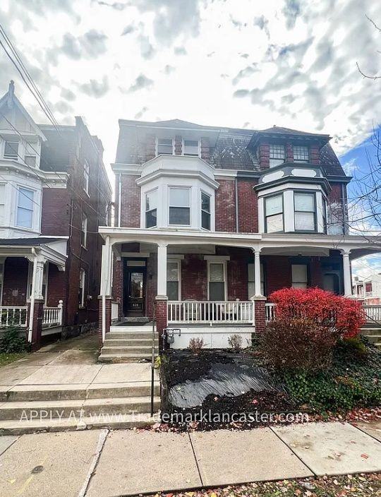 626 W Lemon St #2F - Photo 7 of 7