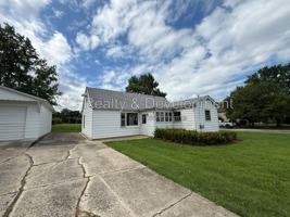 featured image of 33W249 Butterfield Rd