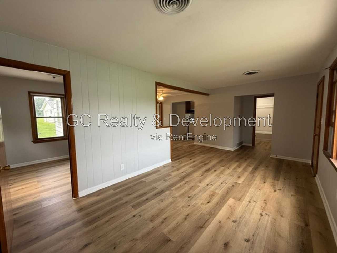 33W249 Butterfield Rd - Photo 5 of 24
