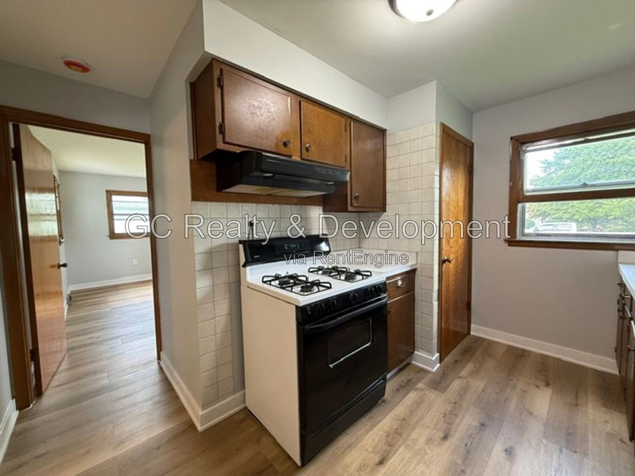 33W249 Butterfield Rd - Photo 6 of 24