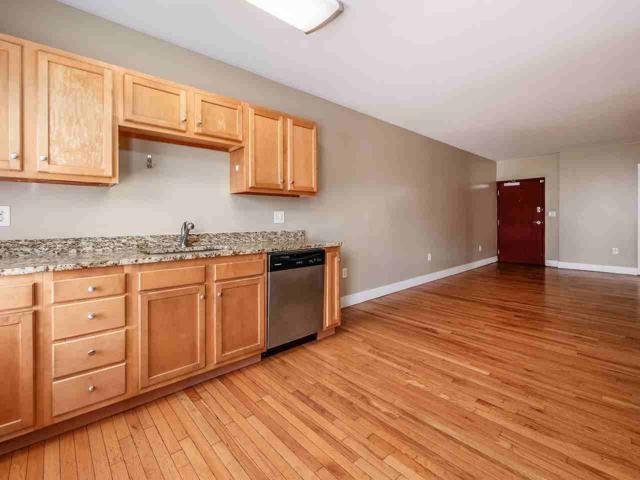 1643 N Pearl St - Photo 5 of 26
