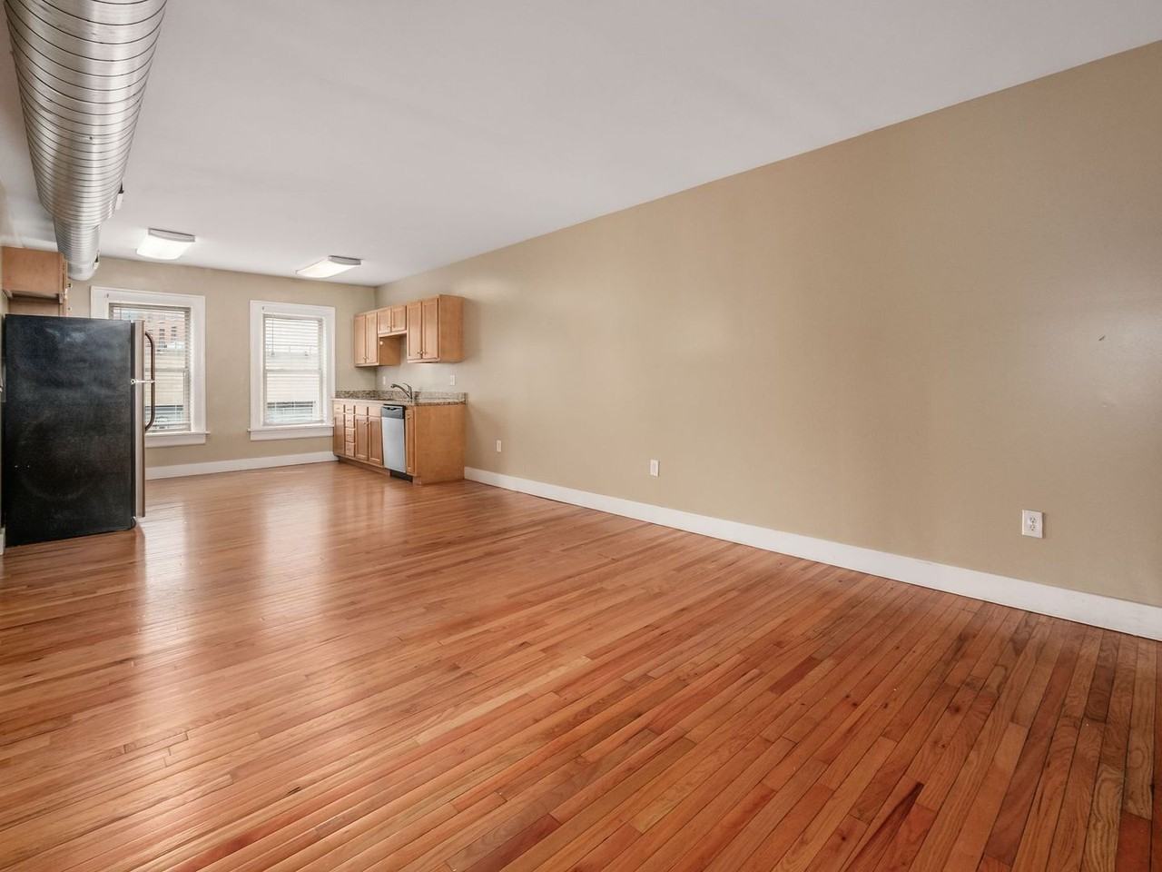 1643 N Pearl St - Photo 7 of 26