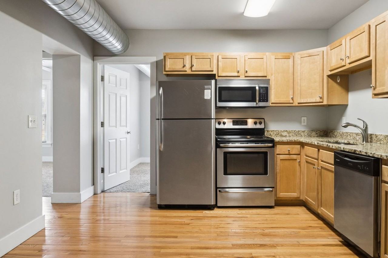1651 N Pearl St - Photo 3 of 24