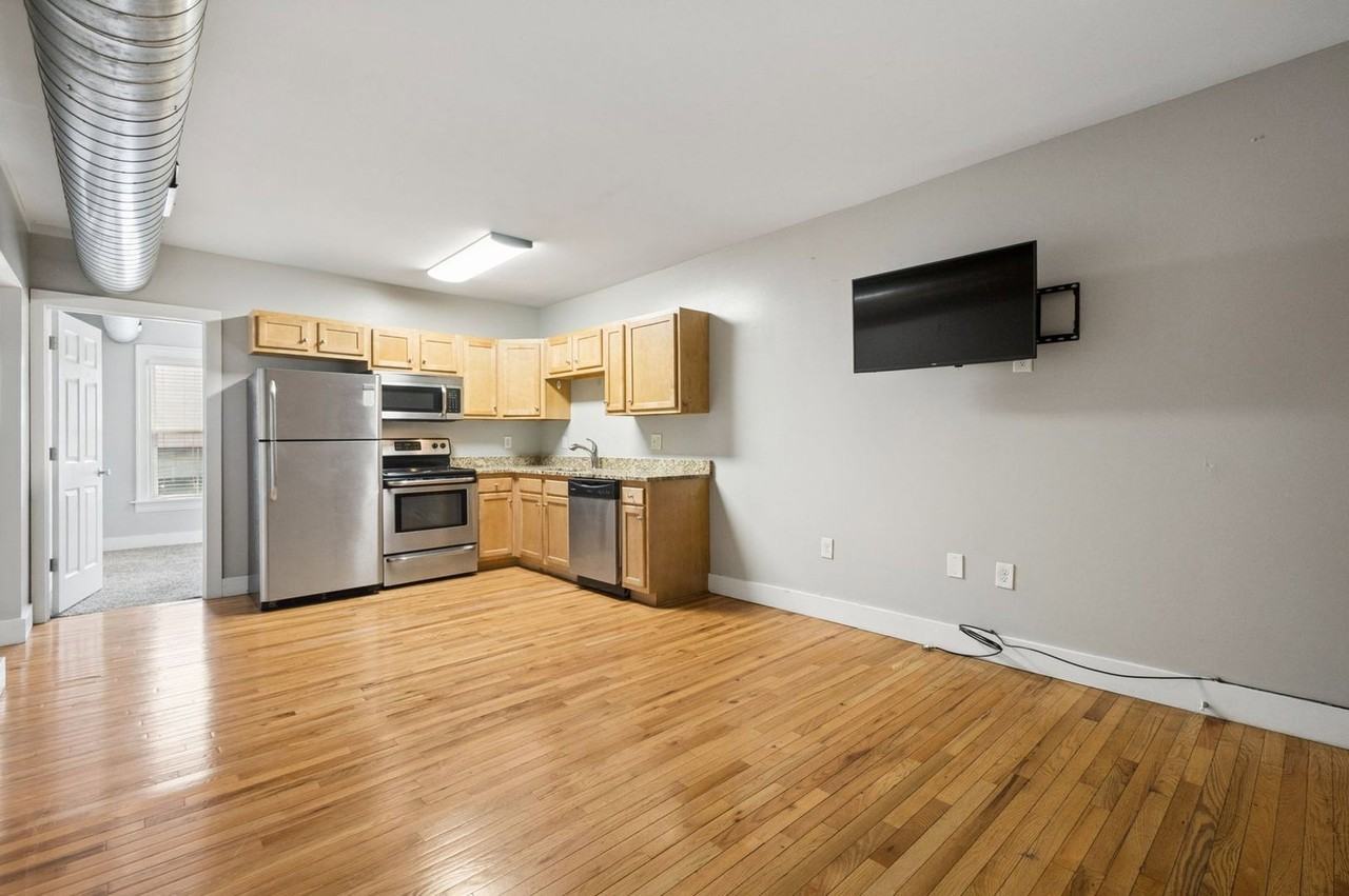 1651 N Pearl St - Photo 7 of 24